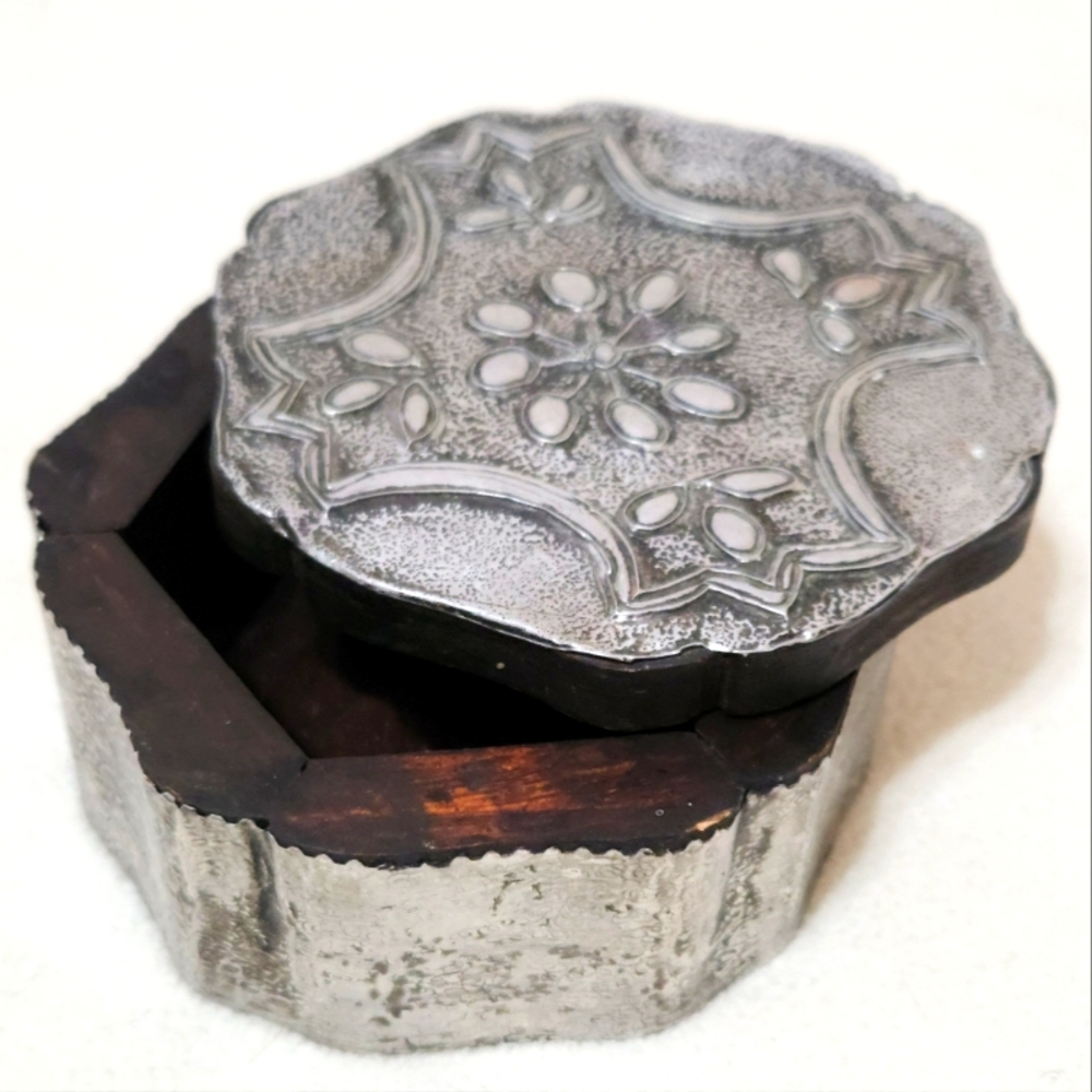 Vintage Silver Leaf Covered Wooden Jewelry Box Round with Swivel Lid
